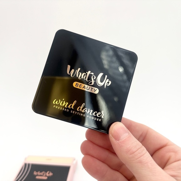 NWT WIND DANCER Translucent Pressed Setting Powder - LIGHT SHADE - retails $32 - Picture 7 of 8